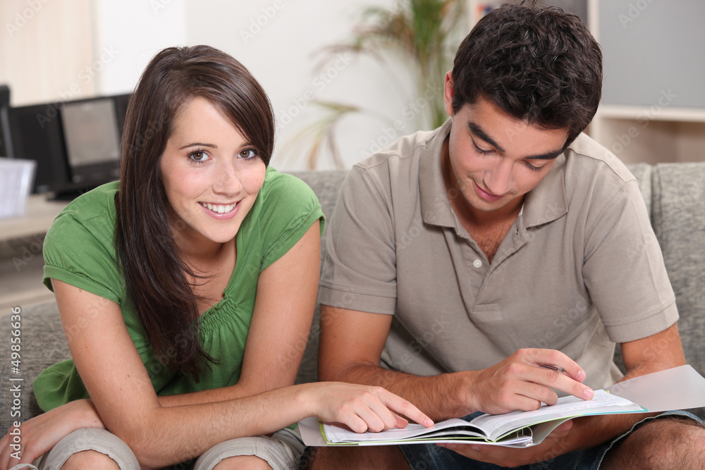 © auremar - Teenage couple studying