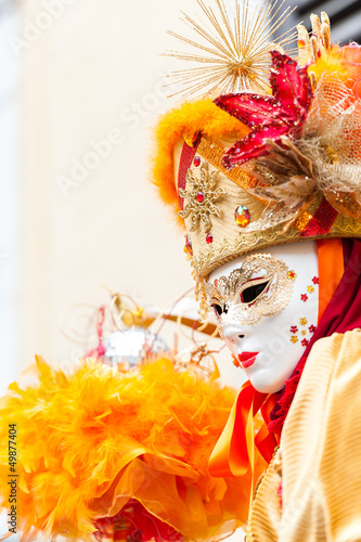 Fototapeta Naklejka Na Ścianę i Meble -  Masque carnaval orange
