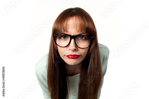 Frau mit schwarzer Brille