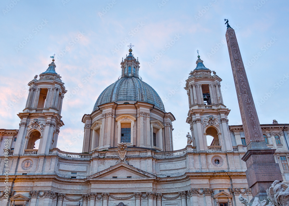 Dusk in famous Piazza Navona