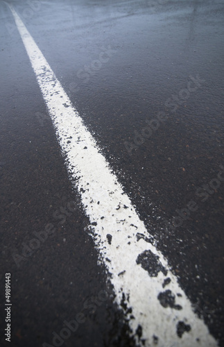 Dividing White Street Line