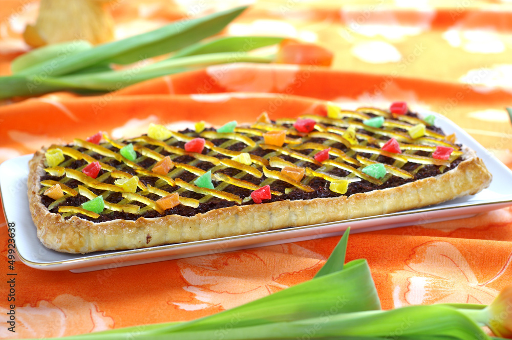 Foto Easter cake with chocolate and coconut