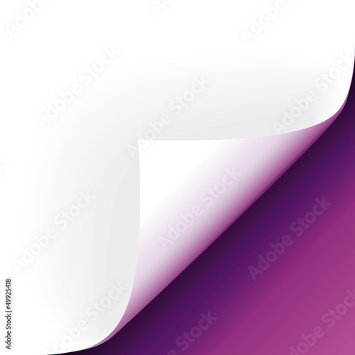 Violette Papierecke gebogen