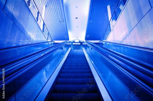 escalator up
