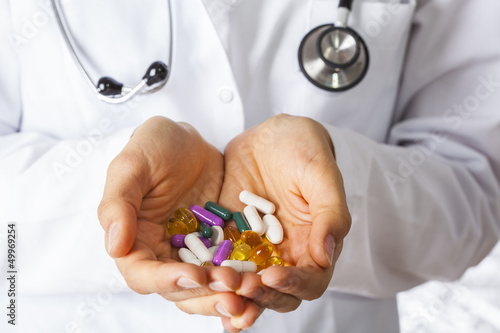 Medical holding pills