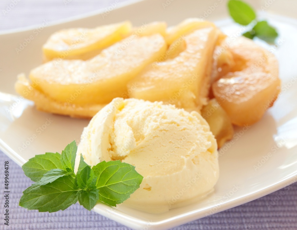 apple pie with icecream apple pie with icecream