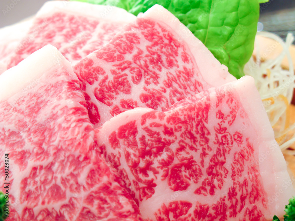 和牛：焼き肉用の霜降り和牛肉（神戸ビーフ）
