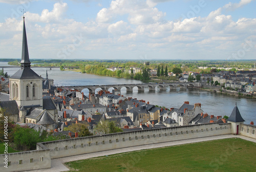 Vue générale de Saumur et de la Loire