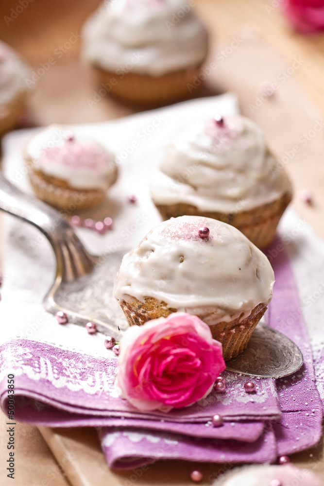 Cupcakes mit Zuckerguss Cupcakes mit Zuckerguss