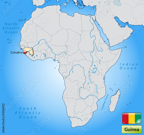 Übersichtskarte von Guinea mit Landesflagge