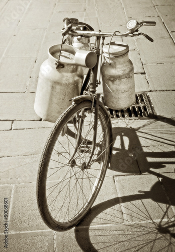 Trasporto del latte in bici - bicycle of the milkman photo