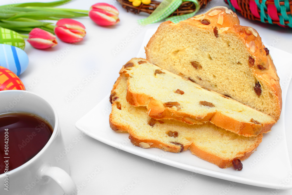 currant loaf, tea and tulips - Osterbrot, Tee und Tulpen currant loaf, tea and tulips - Osterbrot, Tee und Tulpen