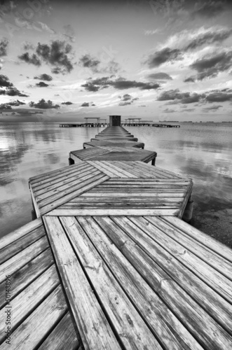 Zig Zag dock in black and white