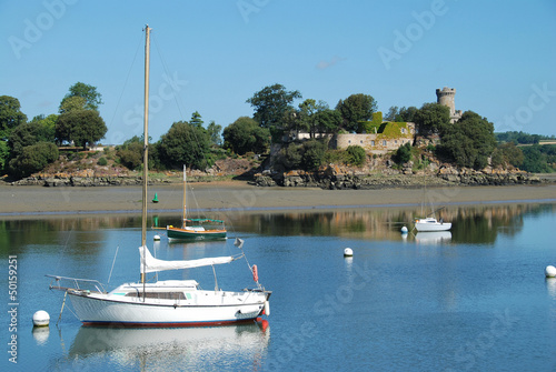 Photos Château de Péhou vu depuis la cale de Mordreuc