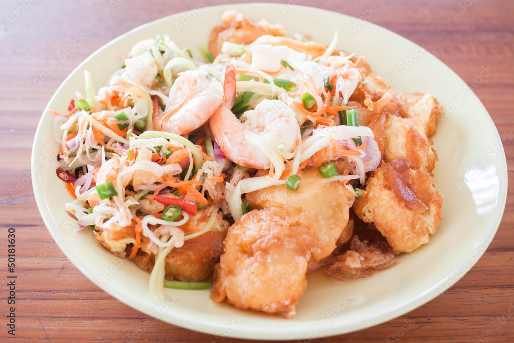 Spicy shrimp salad of egg tofu stir-fry Spicy shrimp salad of egg tofu stir-fry