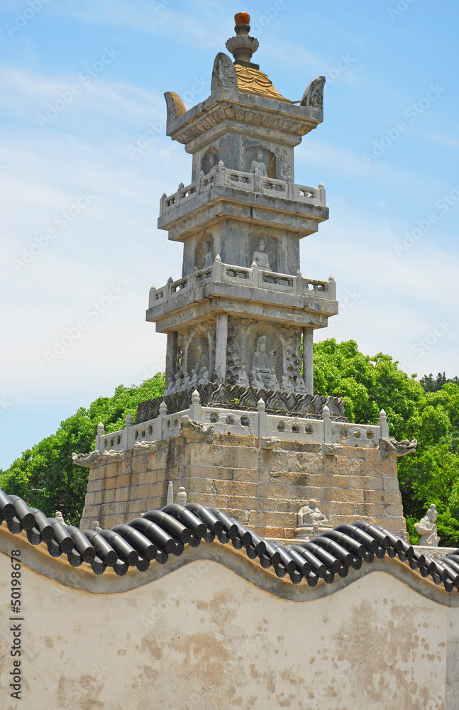 Obraz premium PutuoShan Buddhist Sanctuary Island, Puji temple Duo Bao pagoda
