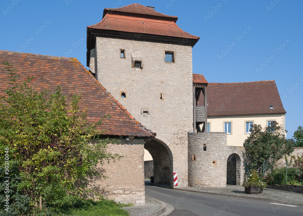 das Schwarzacher Tor in Sommerach im fränkischen Weinland