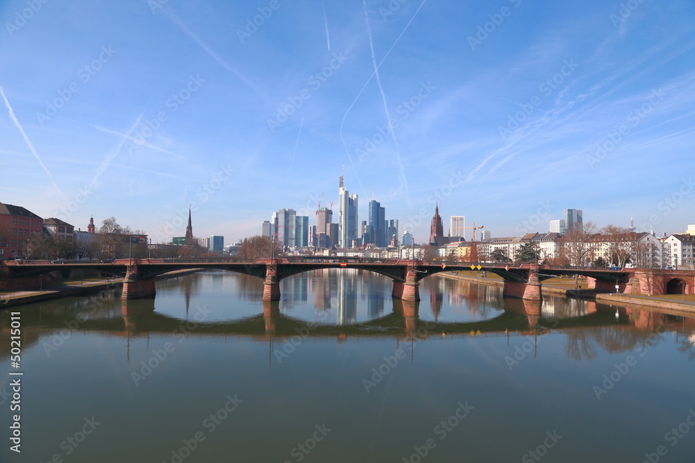 Naklejka premium Frankfurt am Main - Blick von der Flößerbrücke