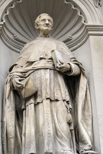 statue of distinguished man © William Richardson