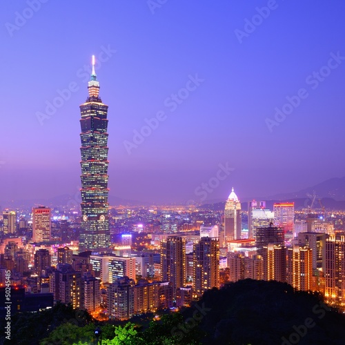 Taipei, Taiwan Skyline © SeanPavonePhoto