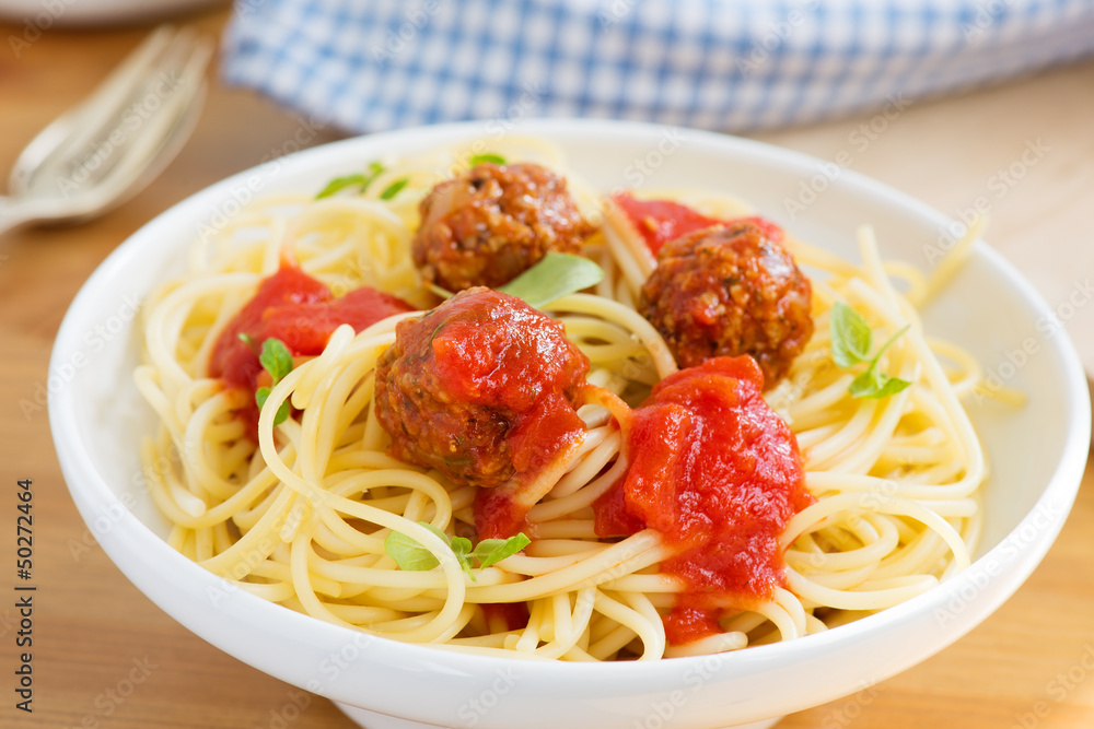 Pasta with meatballs and tomato sauce