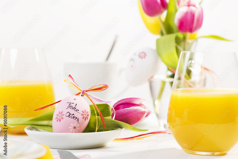 Fototapeta premium Gedeckter Osterfrühstückstisch