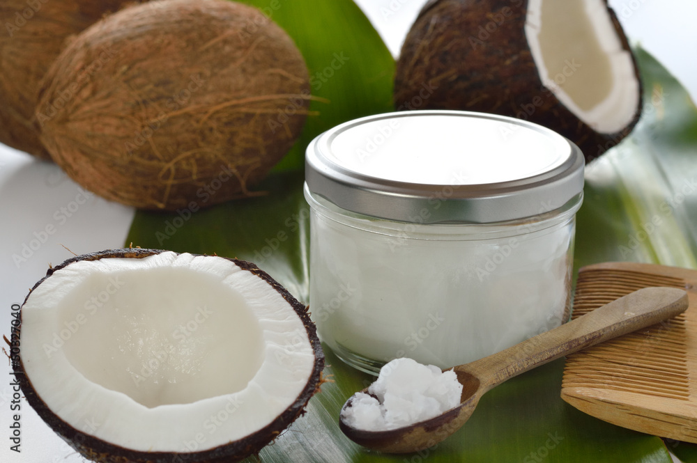 Coconuts and organic coconut oil Coconuts and organic coconut oil