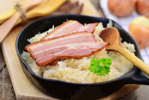 Sauerkraut mit Schweinebauch photo