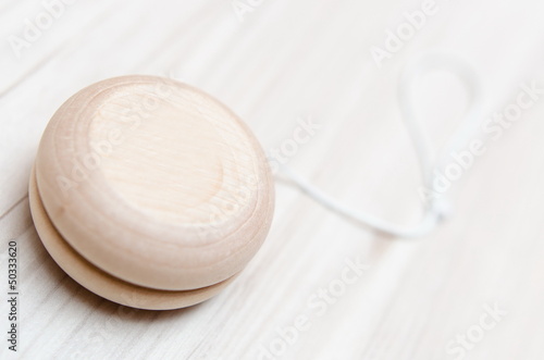 Wooden yo-yo toy