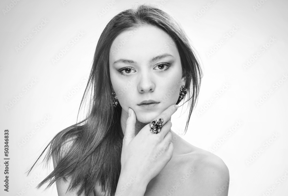 Obraz premium Closeup fashion portrait of young beautiful woman