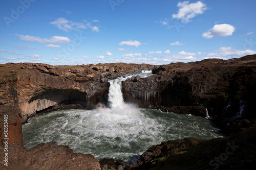 Waterfall in Iceland © Galyna Andrushko
