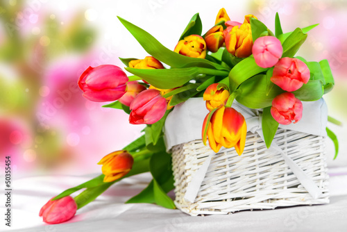 Fototapeta Naklejka Na Ścianę i Meble -  Tulpenkorb