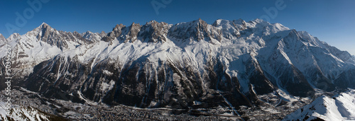 Le massif du Mont-Blanc © buster_keat0n