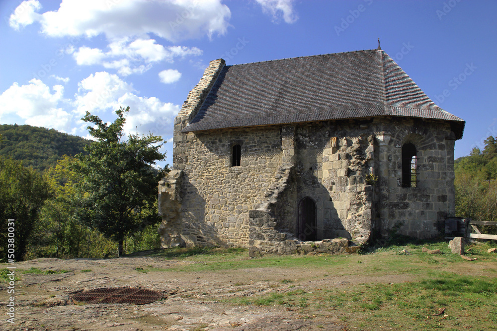 Vieille église de Saint-Pantaléon-de-Lapleau (Corrèze)