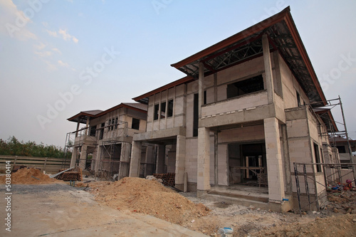 Luxury houses under construction © Blanscape