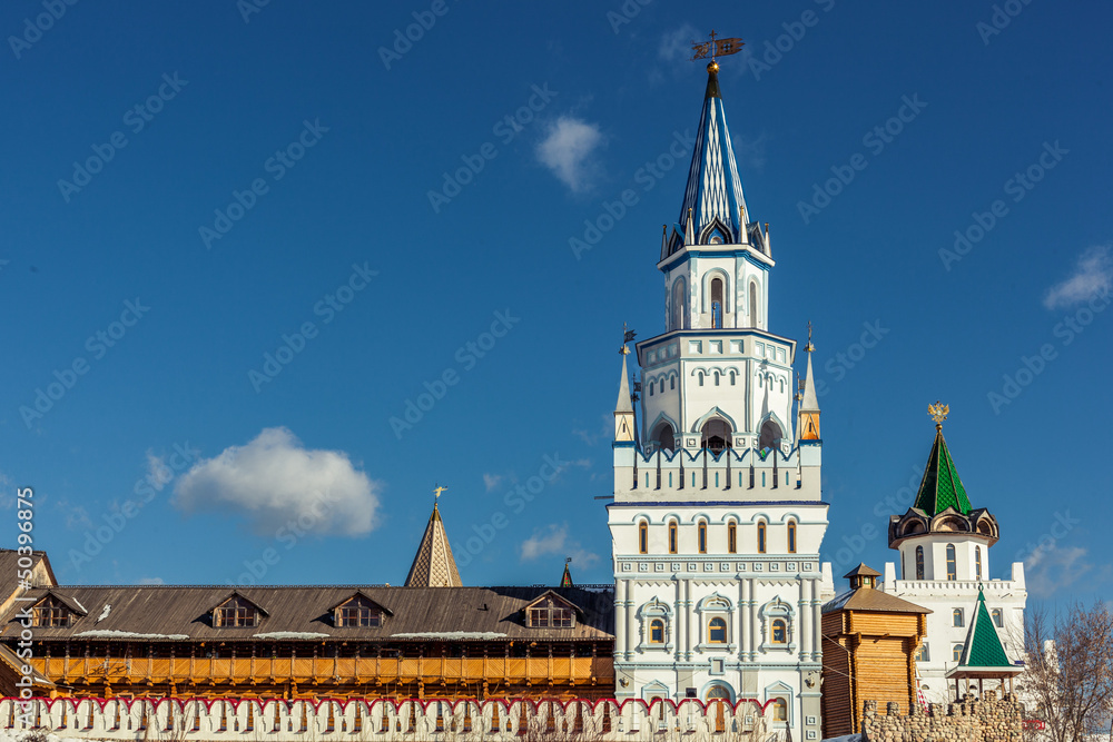 Fototapeta premium White-stone Kremlin in Izmaylovo in Moscow, Russia
