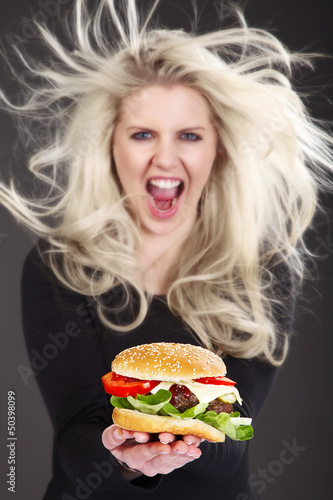Hamburger mit Model Frau Gesicht lacht mit fliegenden Haaren Portr  t Poster