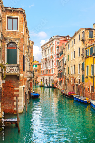 Fototapeta Panoramę Wenecji, kanał wodny i tradycyjne budynki. Włochy