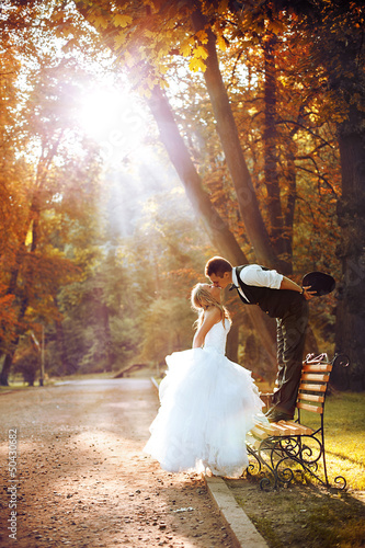 Foto European bride and groom