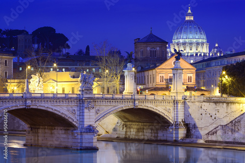 Tiber River, Vittorio Emanuele II Bridge, Rome