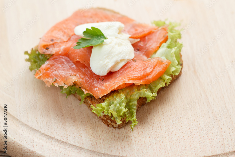 sandwich with smoked salmon