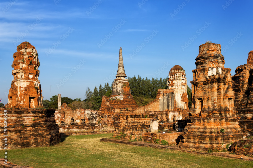 Fototapeta premium Wat Mahathat Temple, Ayutthaya, Thailand