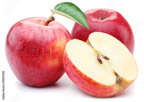 Billede på lærred Red apple with leaf and slice.