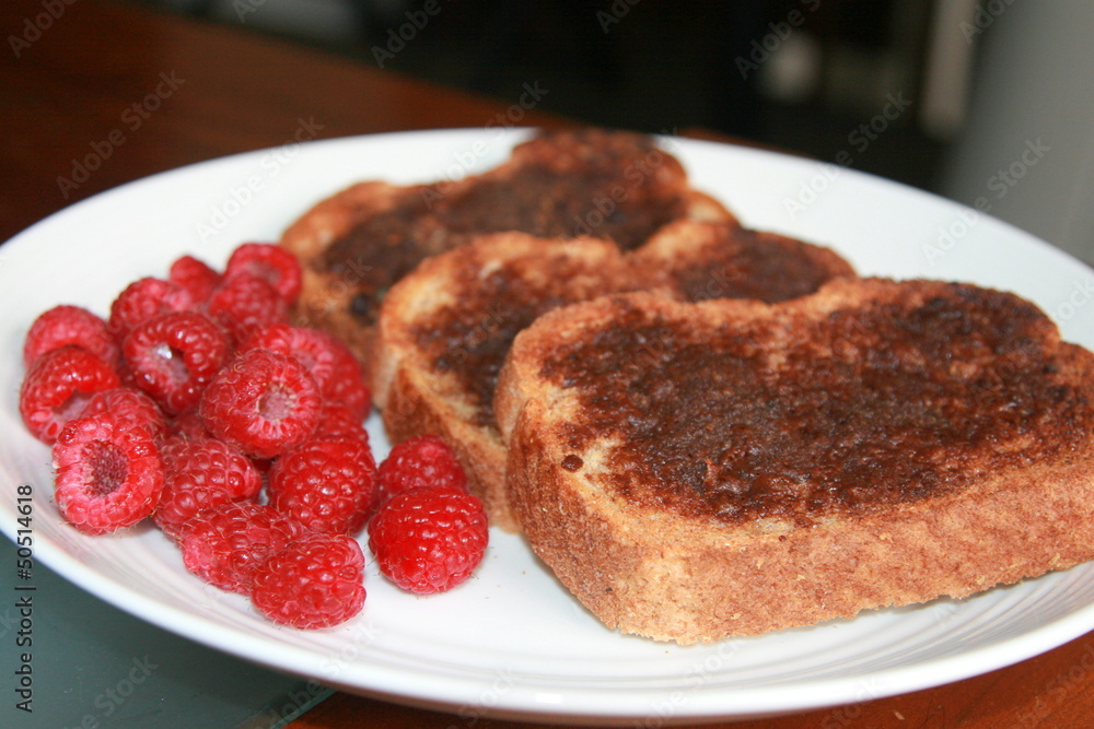 Cinnamon toast with raspberries Cinnamon toast with raspberries