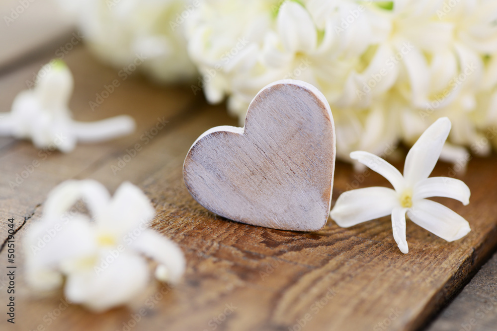 Naklejka premium Herz auf Holz