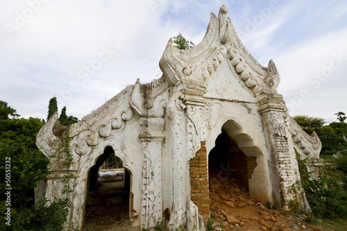 Fototapeta Naklejka Na Ścianę i Meble -  rovine di un tempio, mandaly