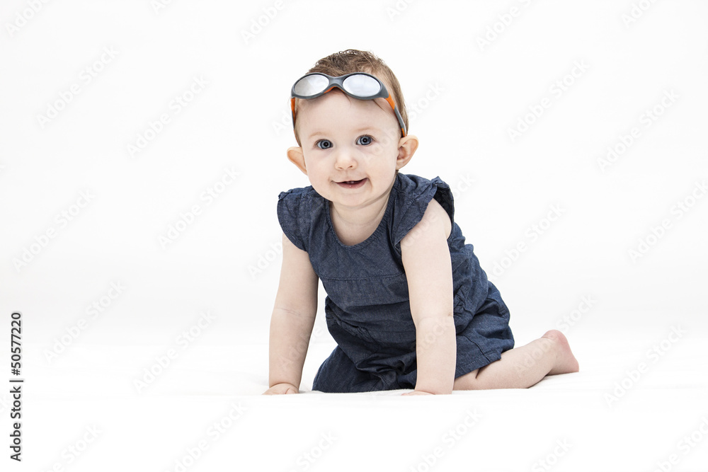 Mädchen mit Sonnenbrille