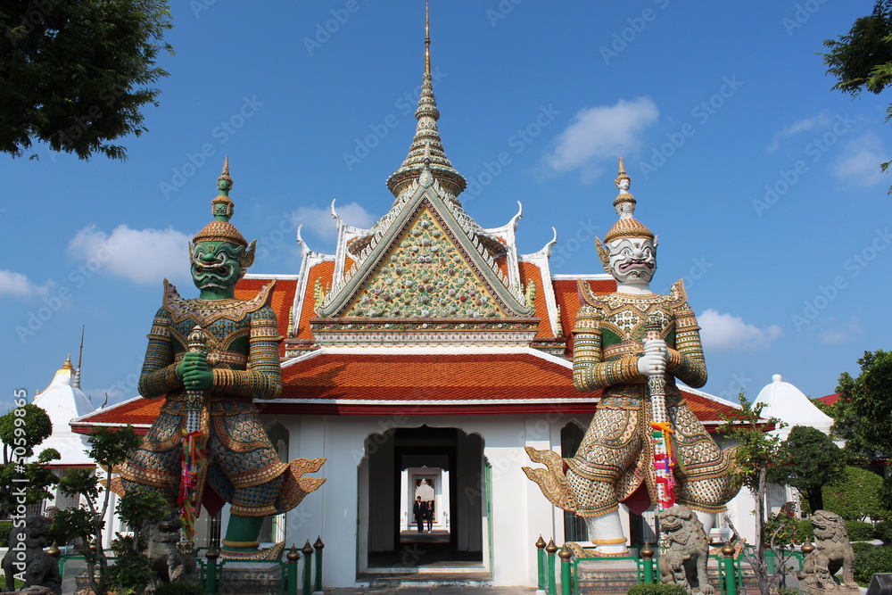タイ　暁の寺