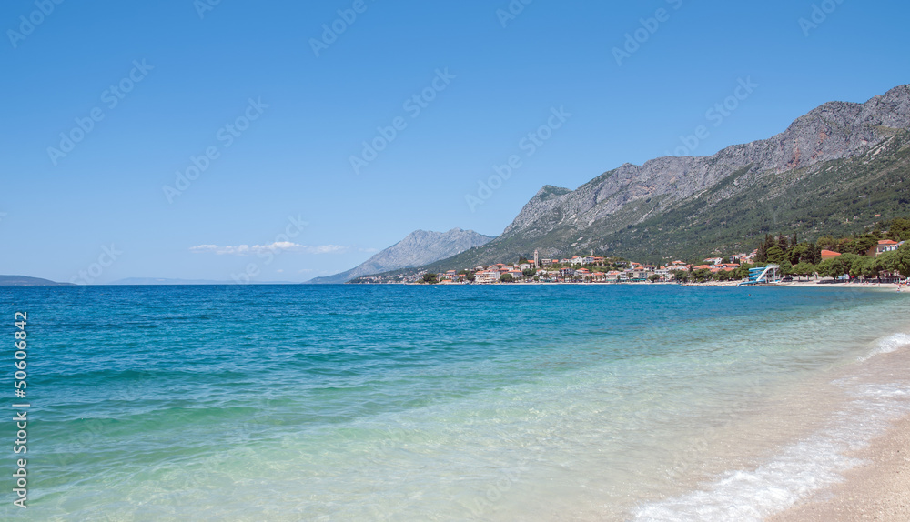 Urlaubs-und Badeort Gradac mit seinem 6 Kilometer langen Strand