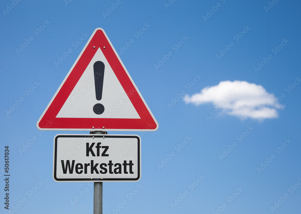 Achtung-Schild mit Wolke KFZ WERKSTATT Achtung-Schild mit Wolke KFZ WERKSTATT